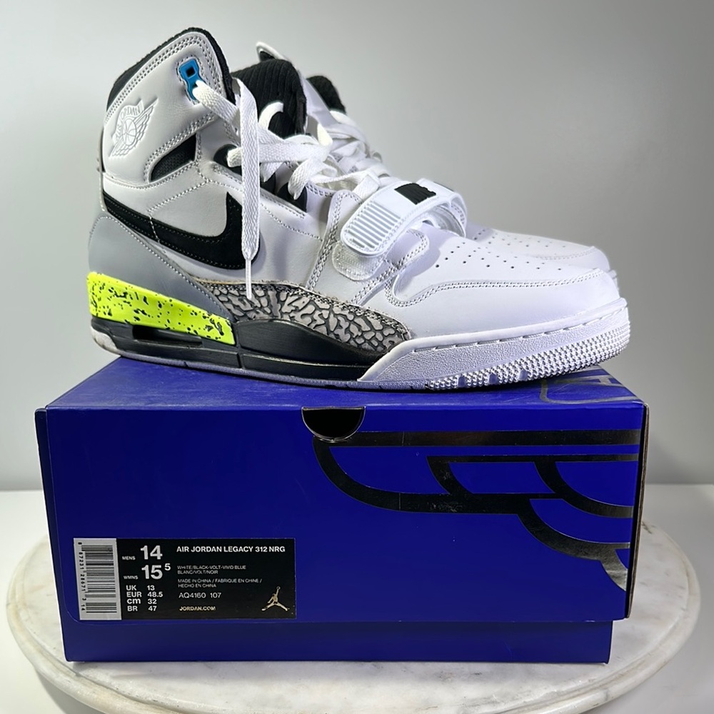 Nike Air Jordan Legacy 312 Command Force Volt Size 14 AQ4160-107